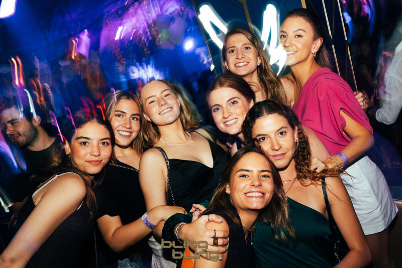 sortir le soir entre copines à barcelone